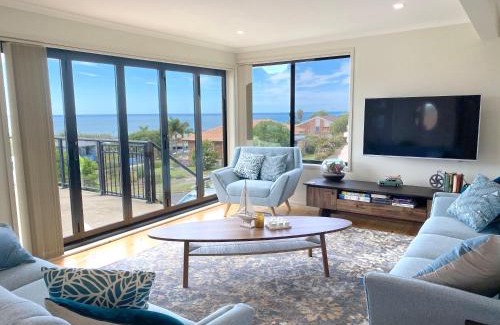 Tura Beach House | Family-Friendly Retreat at The Views - 3 or 4 Bedrooms