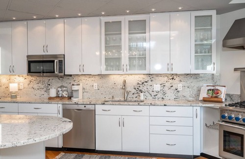 Mount Adams Condo | Pet-Friendly Getaway at The Views at Centennial House