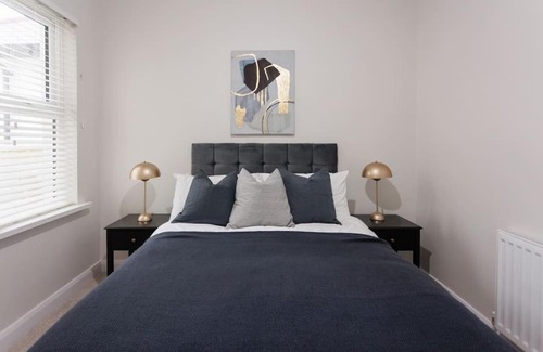 Newcastle House | The Views Cottage