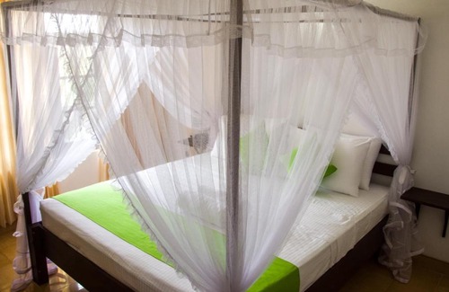 Anuradhapura House | Cozy Villa: Family-Friendly Stay with Breakfast Included