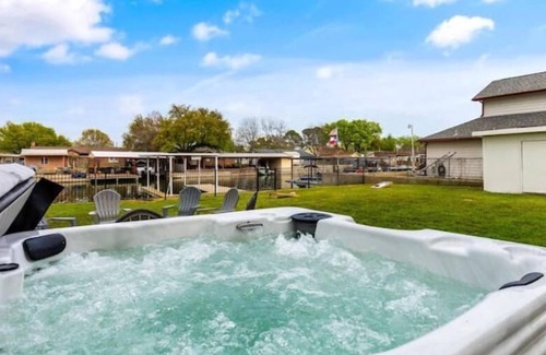 Granbury Villa | The Villa On Lake Granbury w/ Hot Tub, Sleeps 10