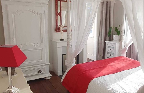 Arcachon Bed & Breakfast | Discover Timeless Elegance at The Villa Roxane Hotel