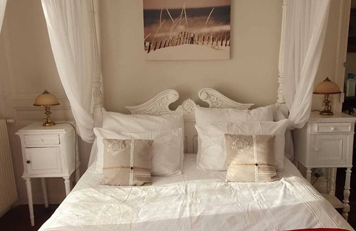 Arcachon Bed & Breakfast | Discover Timeless Elegance at The Villa Roxane Hotel