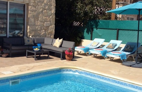 Peyia Town Villa | Unforgettable Villa with Ocean View - Reserve Your Stay!