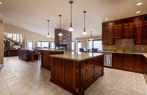 Calgary Villa | Experience The Villa with a View: Guest Rated 9.2/10
