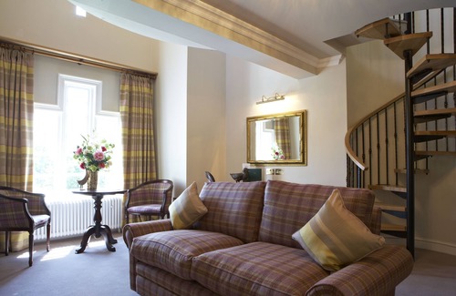 Wrea Green Hotel | Exceptional Stay at The Villa Wrea Green - 4-Star Comfort