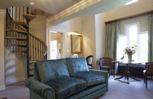 Wrea Green Hotel | Exceptional Stay at The Villa Wrea Green - 4-Star Comfort