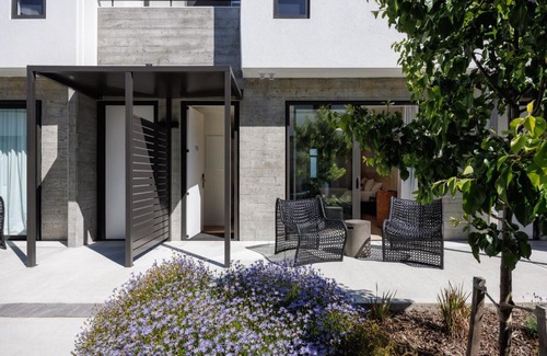 Upper Hutt Hotel | Experience Village Apartments at NZCIS - Rated 9.3/10!