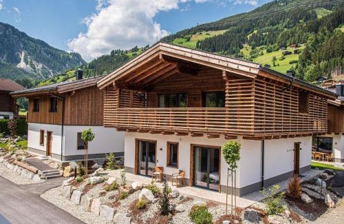 Wald im Pinzgau House | Experience The Village Chalet Stone House - Family-Friendly Stay