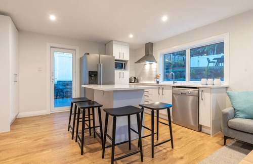 Grey Lynn Villa | Experience The Village Reserve: 4-Star Family Getaway