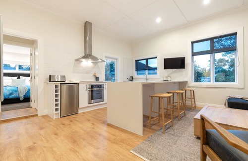 Grey Lynn Villa | Experience The Village Reserve: 4-Star Family Getaway
