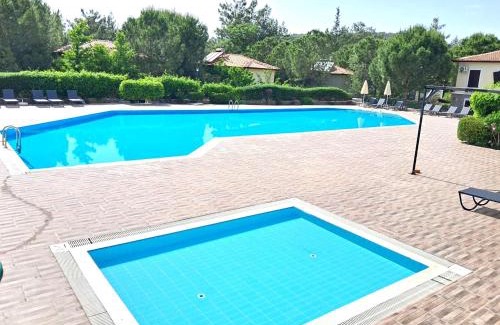 Oludeniz Apartment | Experience Oludeniz Evleri C3 Suite: Pool & Terrace Escape