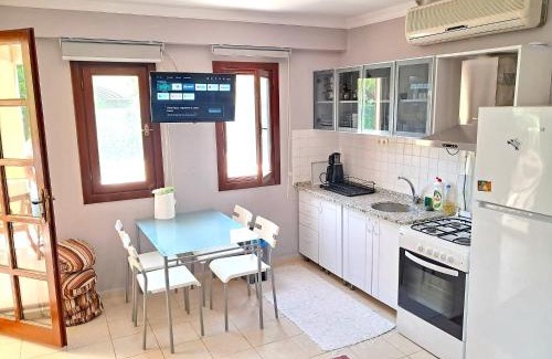 Oludeniz Apartment | Experience Oludeniz Evleri C3 Suite: Pool & Terrace Escape
