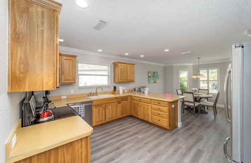 Winifred House | Experience The Villages Near Sumter Landing with Golf Cart!