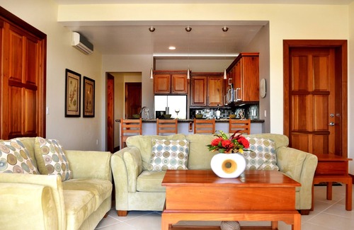 Cocoplum Condo | Unwind at a Beachfront Condo with Stunning Ocean Views