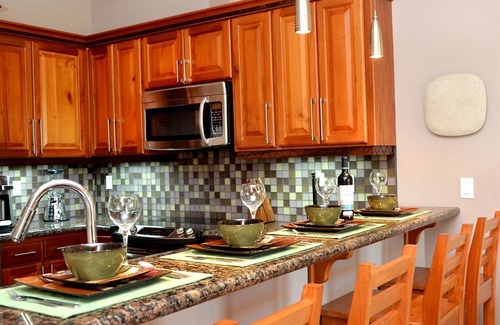 Cocoplum Condo | Unwind at a Beachfront Condo with Stunning Ocean Views