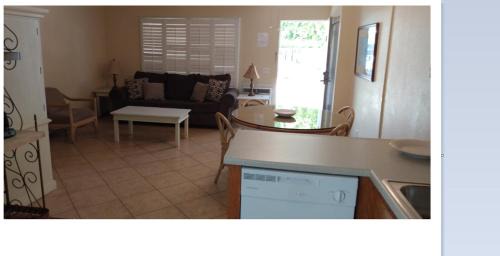 Tahquitz River Estates Apartment | Relax at The Villas of Palm Springs: 4-Star Oasis with Pool