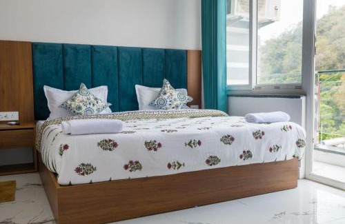 Tapovan Hotel | Pet-Friendly Stay at The Vinayak by Le Pension Stays