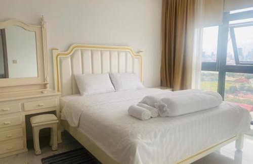 Ruessei Kaev Apartment | Budget-Friendly Stay at The Vincent Condo with Pool Access