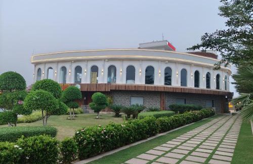 Mirzapur Hotel | The Vindhyasarthak Resort