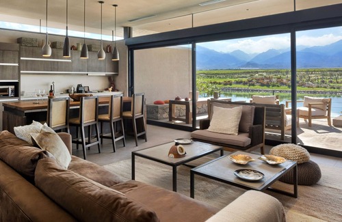 Vista Flores Hotel | Relax at The Vines Resort & Spa: Eco-Friendly Oasis