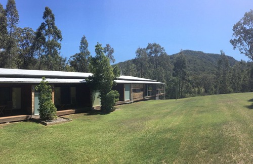 Pokolbin House | The Vintry, 4 Bedroom Country House minutes from Bimbadgen, Hope Estate & Roache
