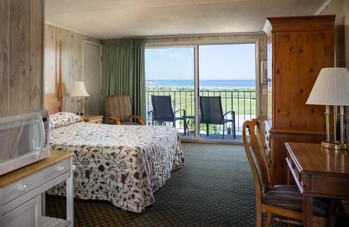 Gloucester Hotel | Ocean View Retreat at The Vista with Family-Friendly Amenities