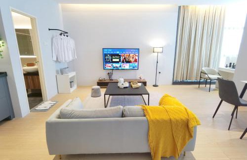 Taman Bukit Pantai Apartment | Discover The Vogue @ Bangsar South Mid Valley, Pet Friendly Stay