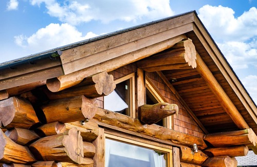 Bathgate Ski Chalet | Top-Rated Family Getaway at The Vu Log Cabins