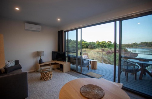 Wilyabrup Villa | Romantic Getaway at The WABi Cabin - Couples Retreat Awaits