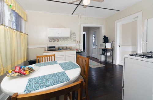 South Green Apartment | Family-Friendly Retreat at The Wadsworth Suite A2