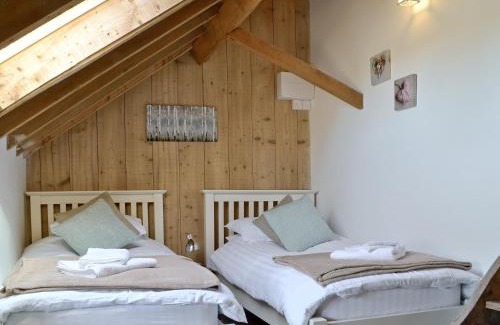 Blaisdon House | Pet-Friendly Retreat at The Waggon House - 4-Star Comfort