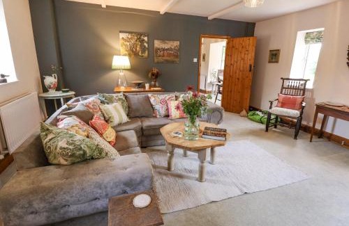 Kilvington House | Guest Rated 10/10 at The Waggon Shed - Pet & Child Friendly
