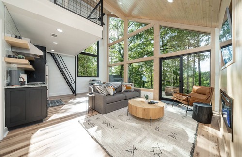 Hot Springs Cabin | Cozy Wagoner Cabin with Hot Tub in Scenic Trees Resort