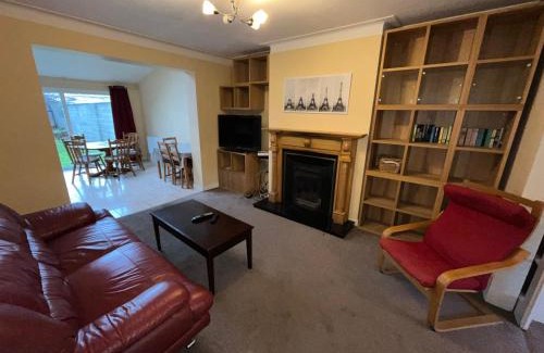 Dublin House | Family-Friendly Stay at The Walkinstown Property