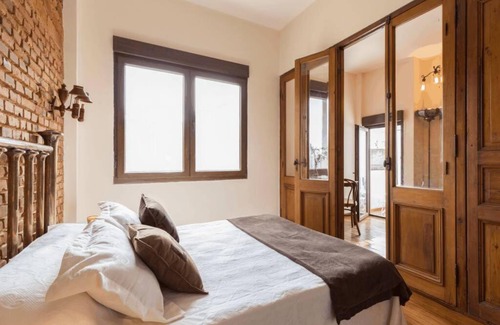 Ciudad Vieja Apartment | Experience The Wall Montevideo in Vibrant Old Town