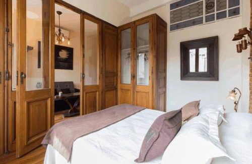 Ciudad Vieja Apartment | Experience The Wall Montevideo in Vibrant Old Town