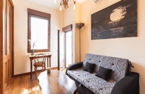 Ciudad Vieja Apartment | Experience The Wall Montevideo in Vibrant Old Town