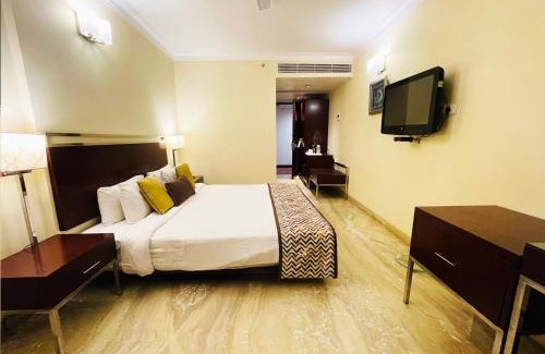 Pink City Hotel | Discover The Wall Street Beacon: Family-Friendly Escape in Jaipur