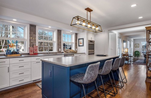 Mystic - New London House | The Wallasey: Mystic Harborside Home. Sleeps 14
