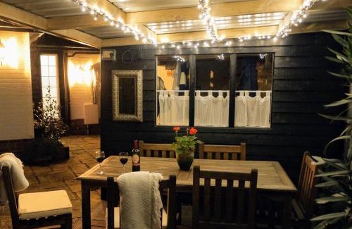 Fairseat House | Private Retreat at The Walnut, Meopham - 10/10 Guest Rated