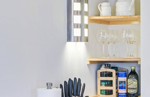Whittier House | Eco-Friendly Cottage in Uptown - Steps from Top Attractions