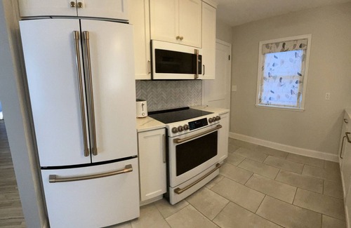 Folsom's Addition House | Inviting Retreat: Pet-Friendly Stay with 9.8 Guest Rating