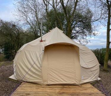 Brackley Other | Relax at The Warren: Hot Tub & Kitchen Amenities Await