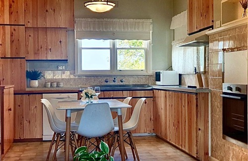 Warrnambool House | Discover The Warrnambool Wharf House with Oceanfront Views