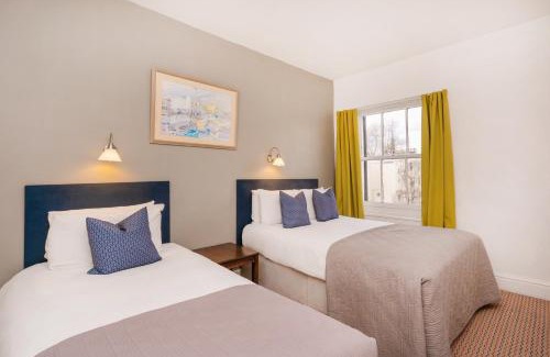 Clifton Hotel | Discover The Washington: Pet-Friendly & Family Welcoming Stay