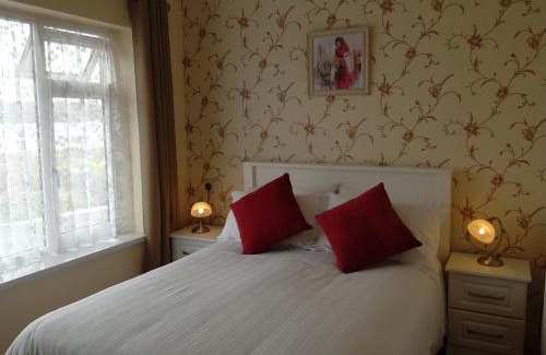 Portmagee Bed & Breakfast | Oceanfront Retreat at The Waterfront B&B - Rated 9.5/10