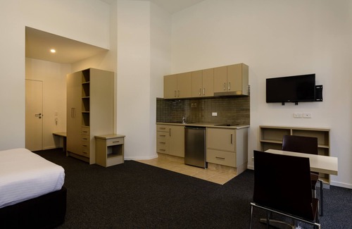 Wynnum Hotel | Discover The Waterloo Bay Hotel with Family-Friendly Amenities