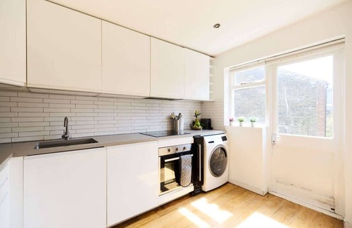 Archway Apartment | The Waterlow Park Wonder - 2BDR with Study