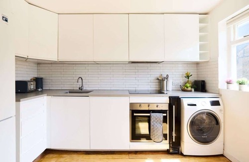 Archway Apartment | The Waterlow Park Wonder - 2BDR with Study